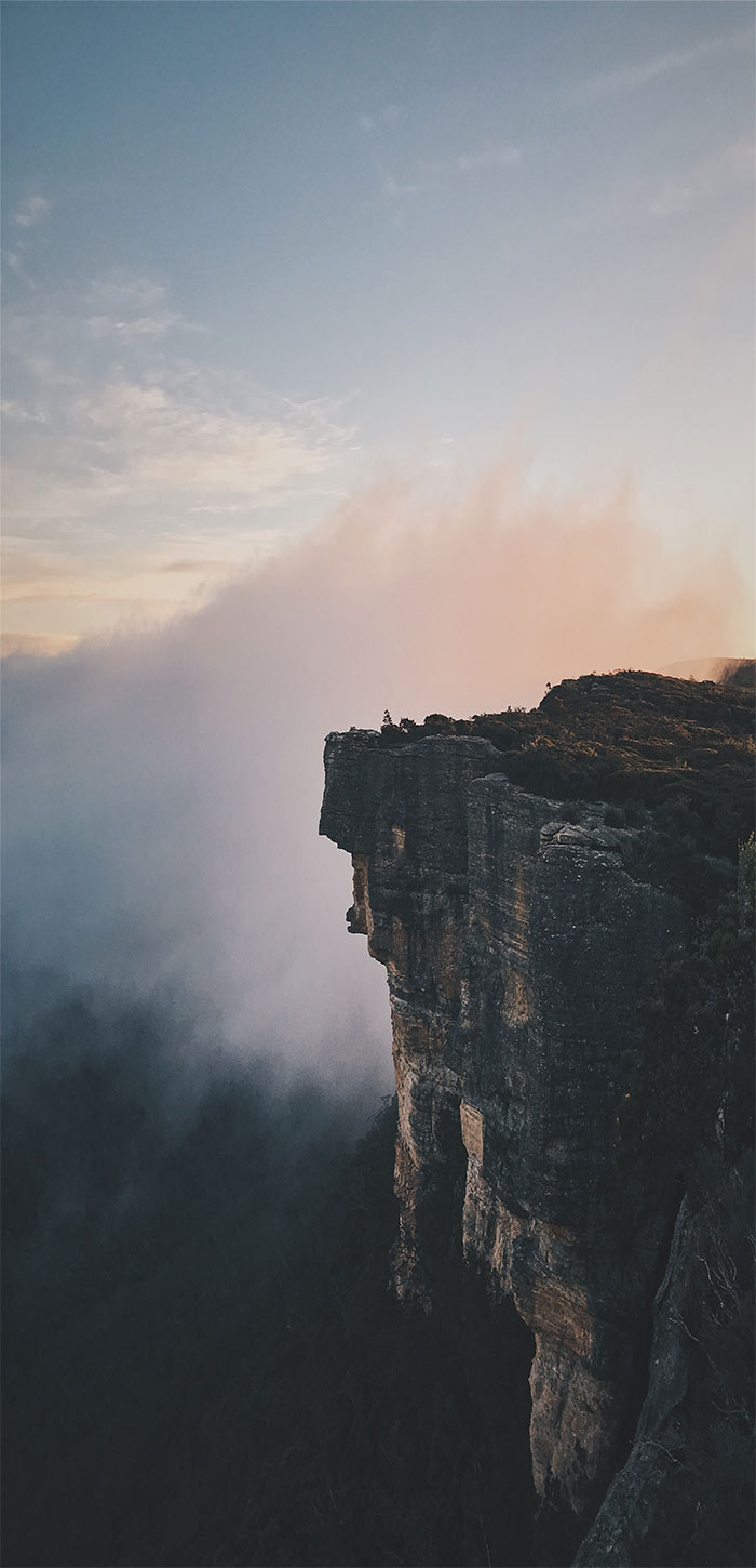 清晨浓雾中的山巅悬崖超清唯美手机壁纸图片