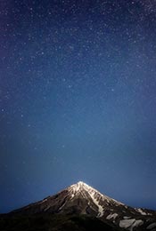 雪山顶上的蔚蓝星空超清唯美手机壁纸图片