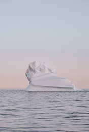海面上的巨大冰山