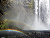 瀑布边上的唯美彩虹超清桌面屏保图片