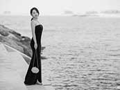 張嘉倪黑色優雅長裙氣質唯美黑白寫真圖片