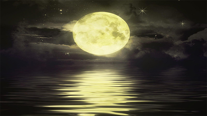 2018中秋壁纸宁静湖泊上的一轮月亮超清唯美壁纸图片