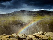 雨后山谷间的彩虹超清唯美桌面壁纸图片