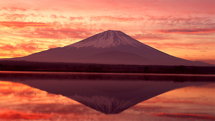 晚霞中的富士山美景超清唯美桌面壁纸图片