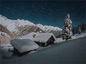 大雪后山中小屋上的清澈星空超清唯美桌面壁纸图片