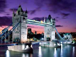 夜幕下的英国伦敦塔桥著名景观