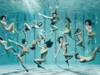 英国12名参加伦敦奥运会的水上项目美女运动员水下裸照