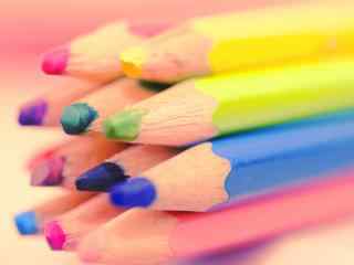 彩色画笔桌面壁纸