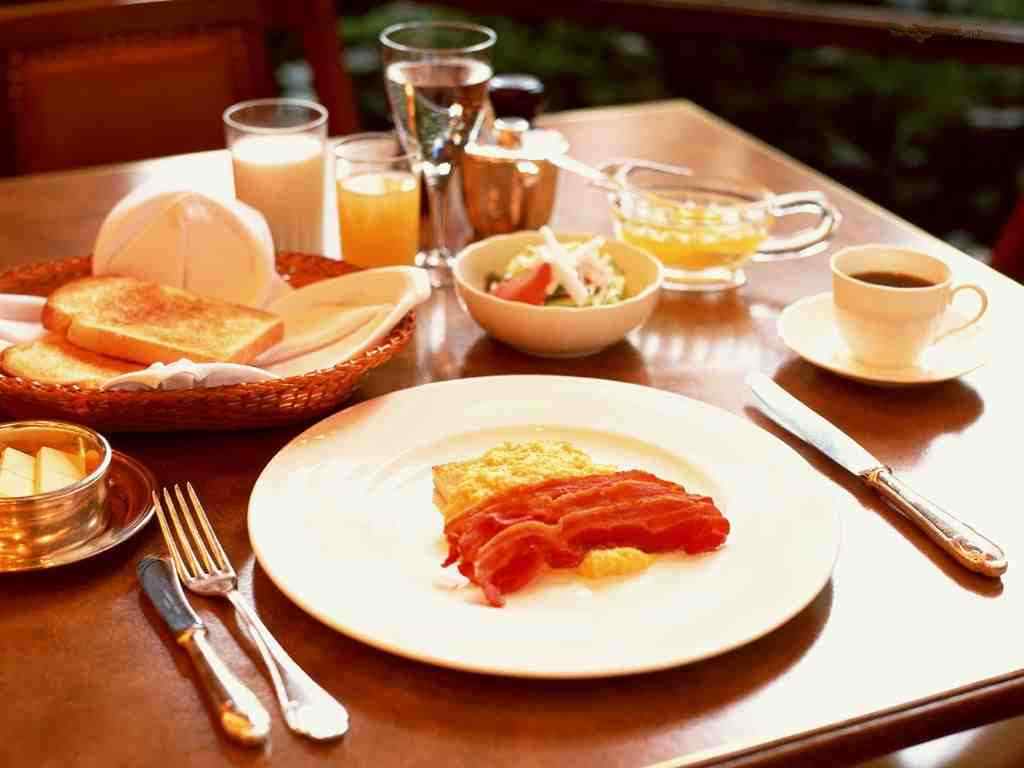 法国美食桌面壁纸之早餐