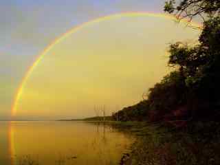 湖边落日彩虹美丽