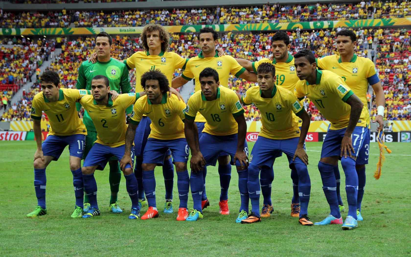 五星巴西队世界杯合影高清图片桌面壁纸
