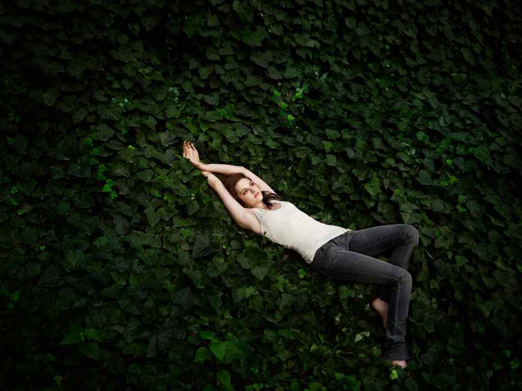 感受自然壁纸-Kristen Stewart Wallpaper