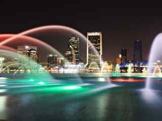 五彩喷泉都市夜景
