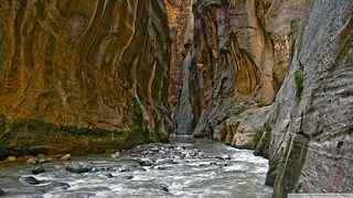 峡谷裂缝自然奇观