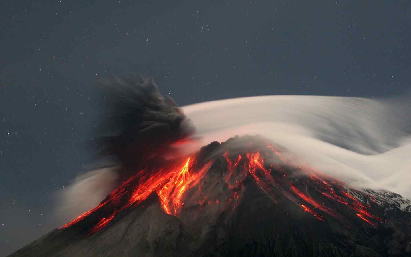 火山爆发摄影壁纸