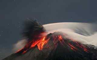 火山爆发摄影壁纸